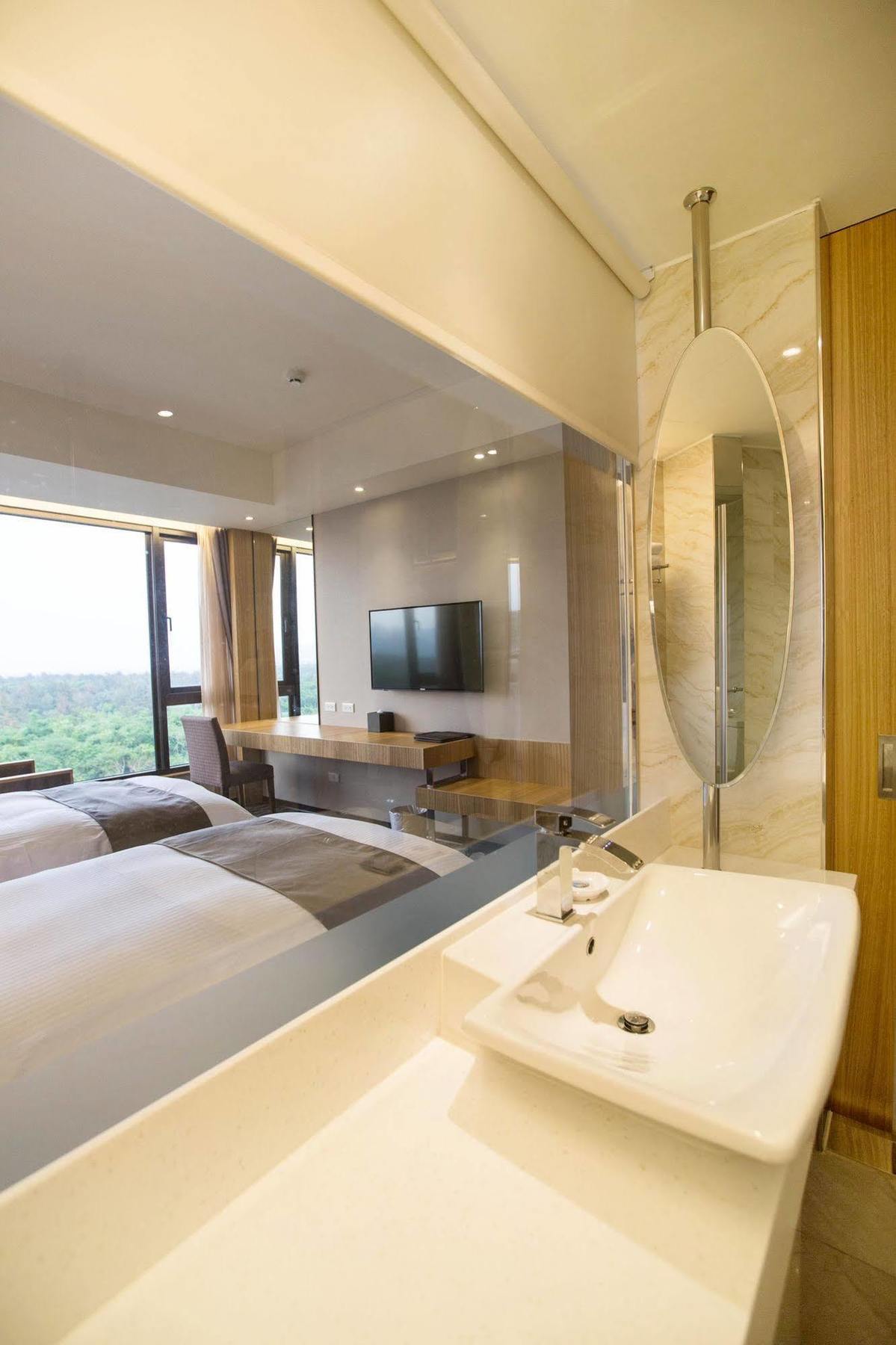 Taitung Kaishen Starlight Hotel מראה חיצוני תמונה