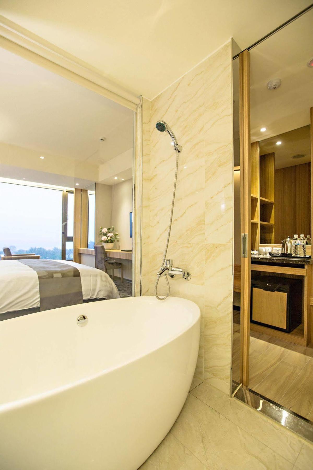 Taitung Kaishen Starlight Hotel מראה חיצוני תמונה