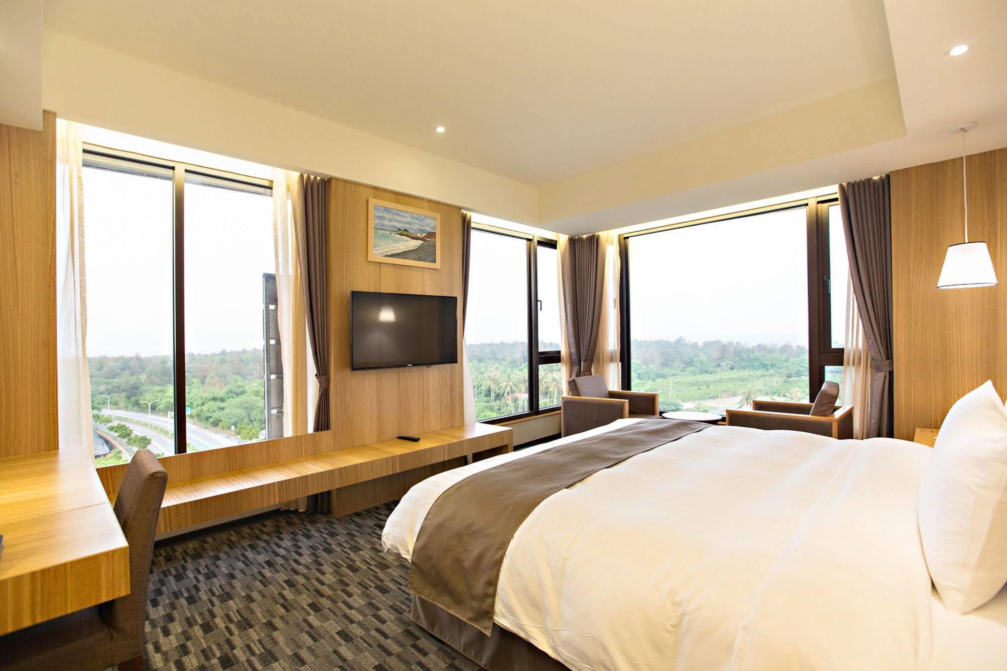 Taitung Kaishen Starlight Hotel מראה חיצוני תמונה