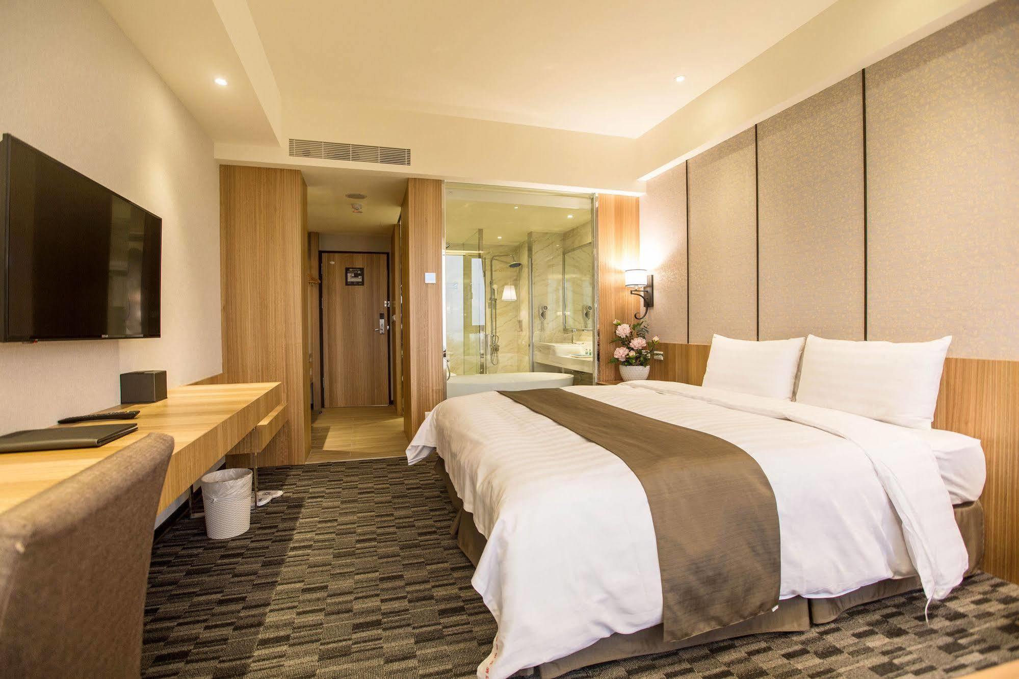 Taitung Kaishen Starlight Hotel מראה חיצוני תמונה